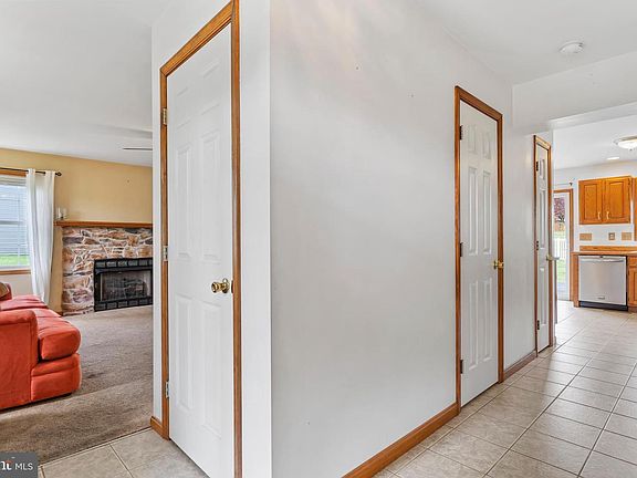 4th image of 117 Woodview Dr