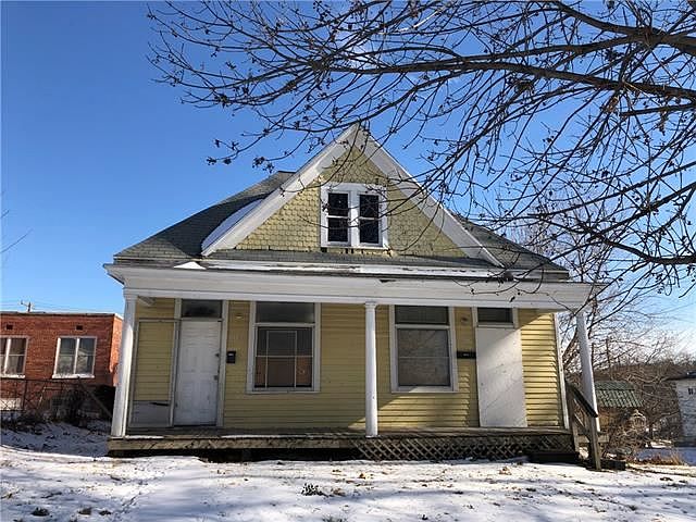 1st image of 1011 S 14th St