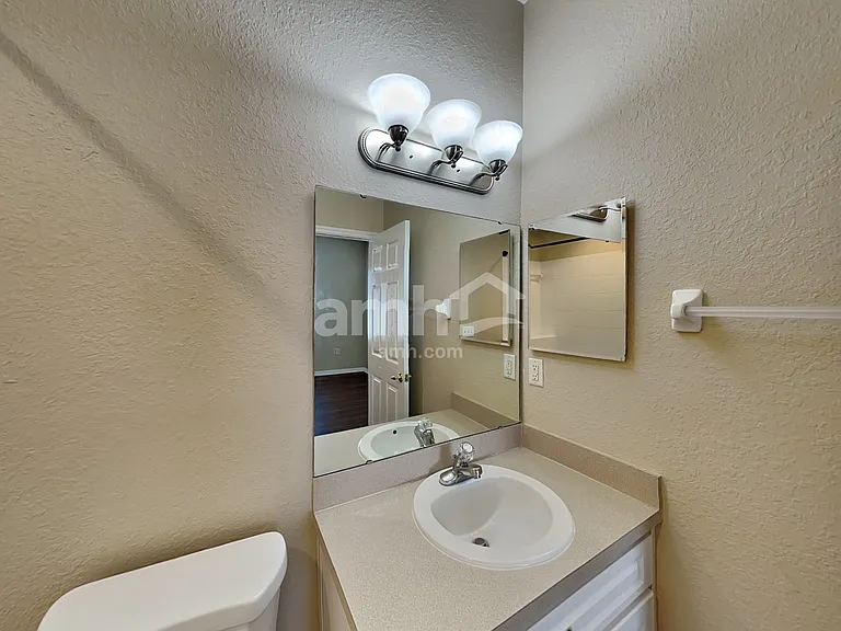 1025 Brenton Manor Dr — Photo 13