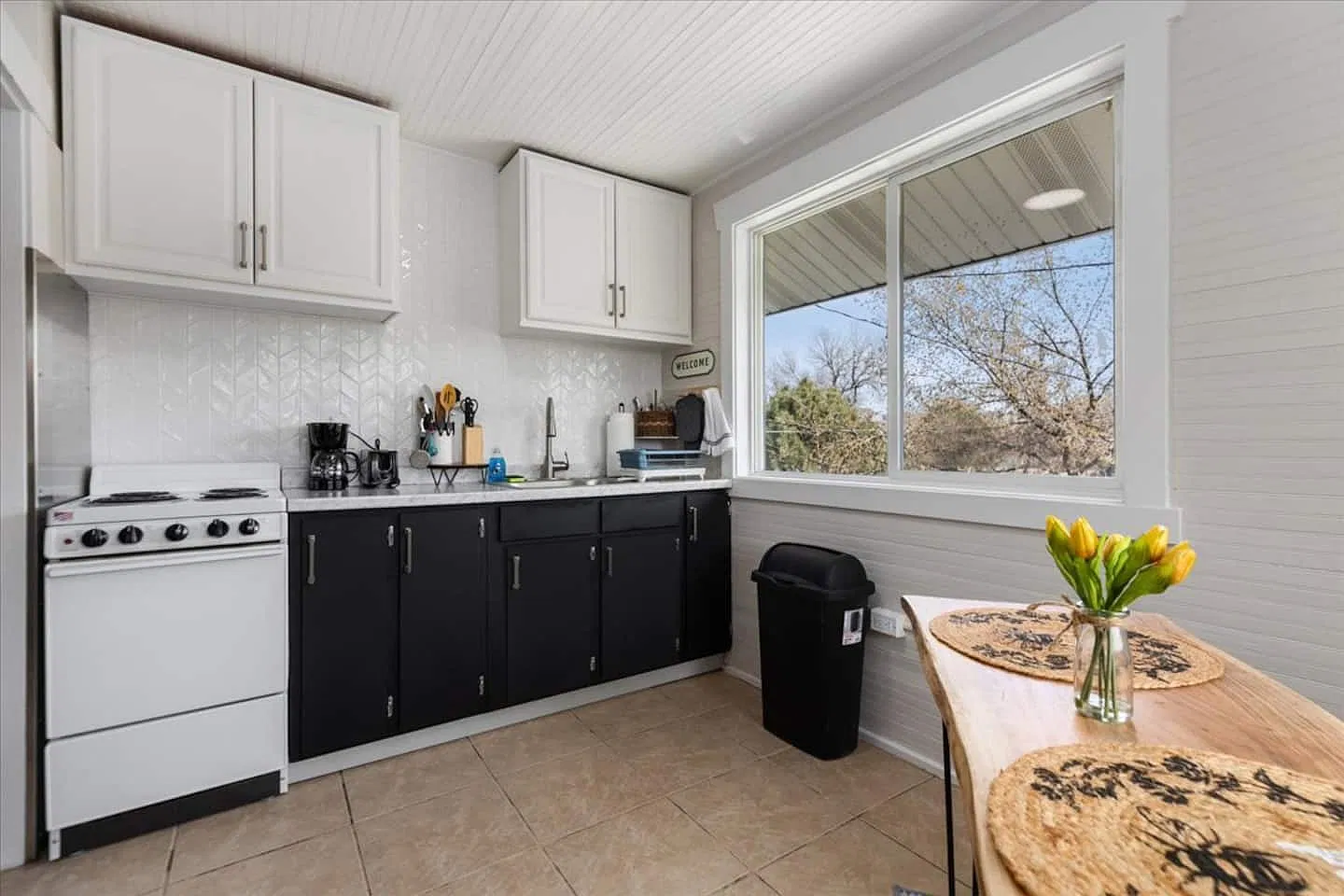 1 bed, $1,300 — Photo 1