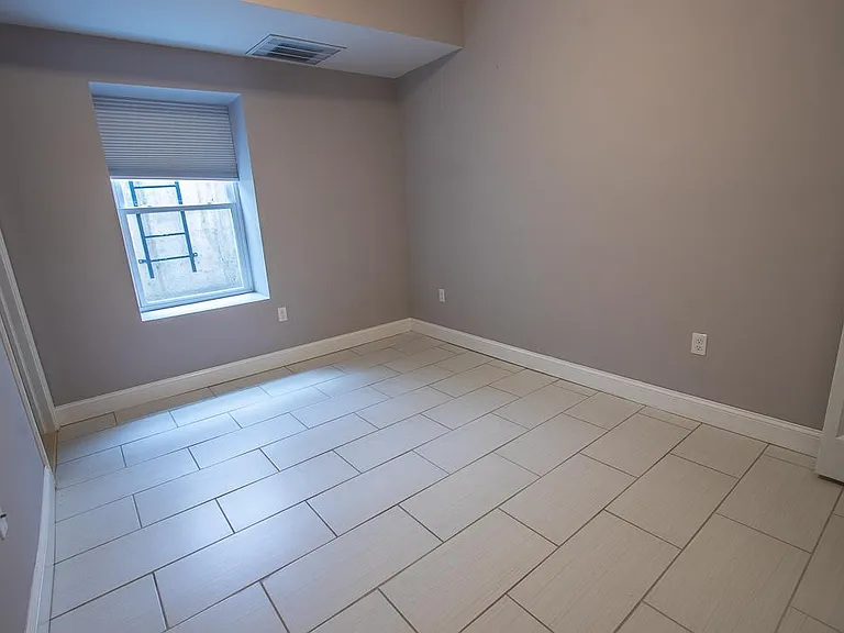 4111 Ludlow St #1R — Photo 16