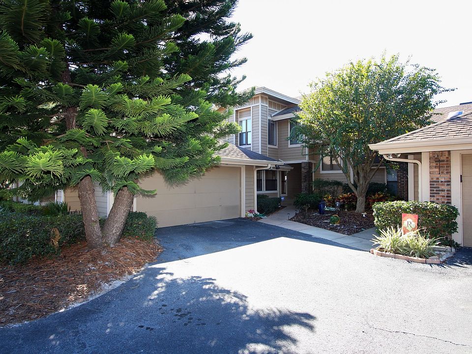 Entrance with two car garage