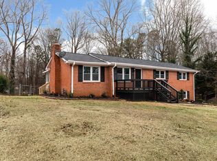 1457 Hickory Dr, Acworth, GA 30102