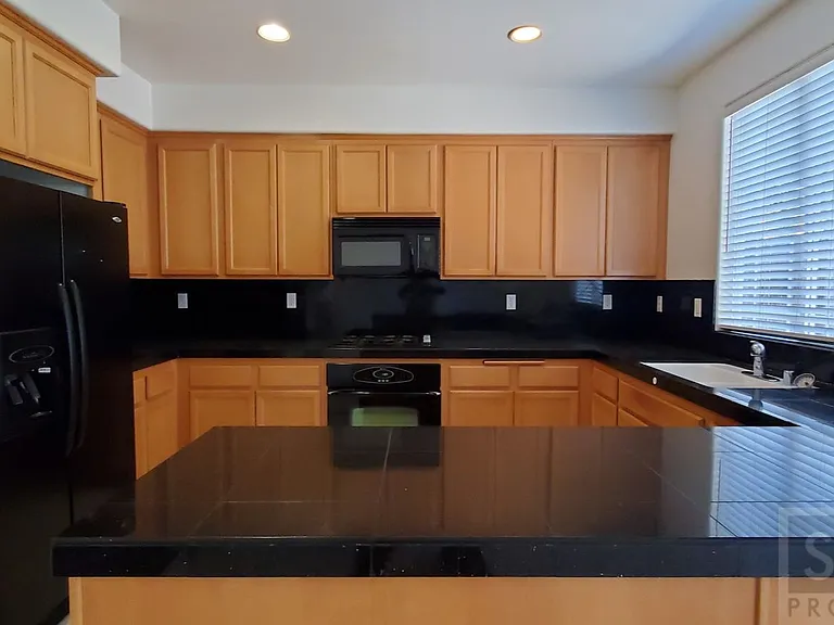 1715 Bilbao Dr — Photo 12