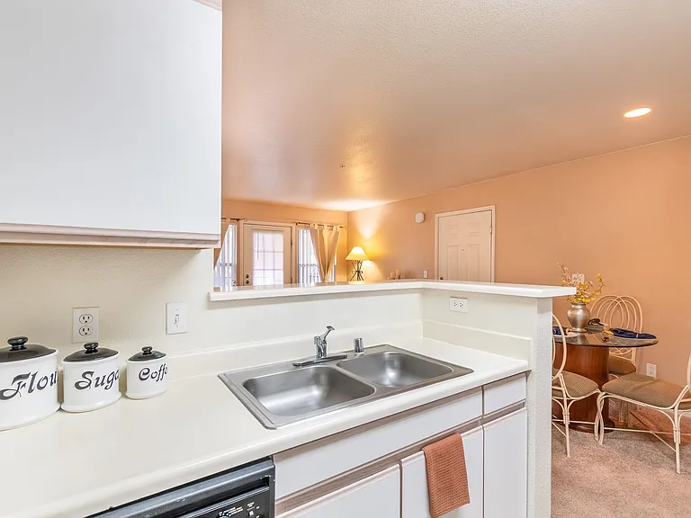 Enclave Apartments — Photo 9