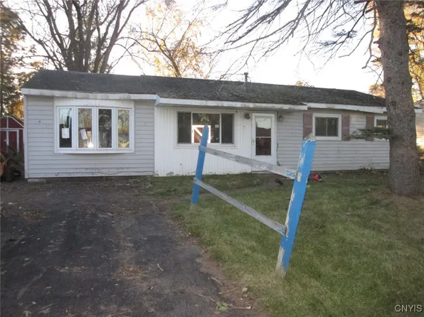 7935 Rinaldo Blvd E, Bridgeport, NY 13030