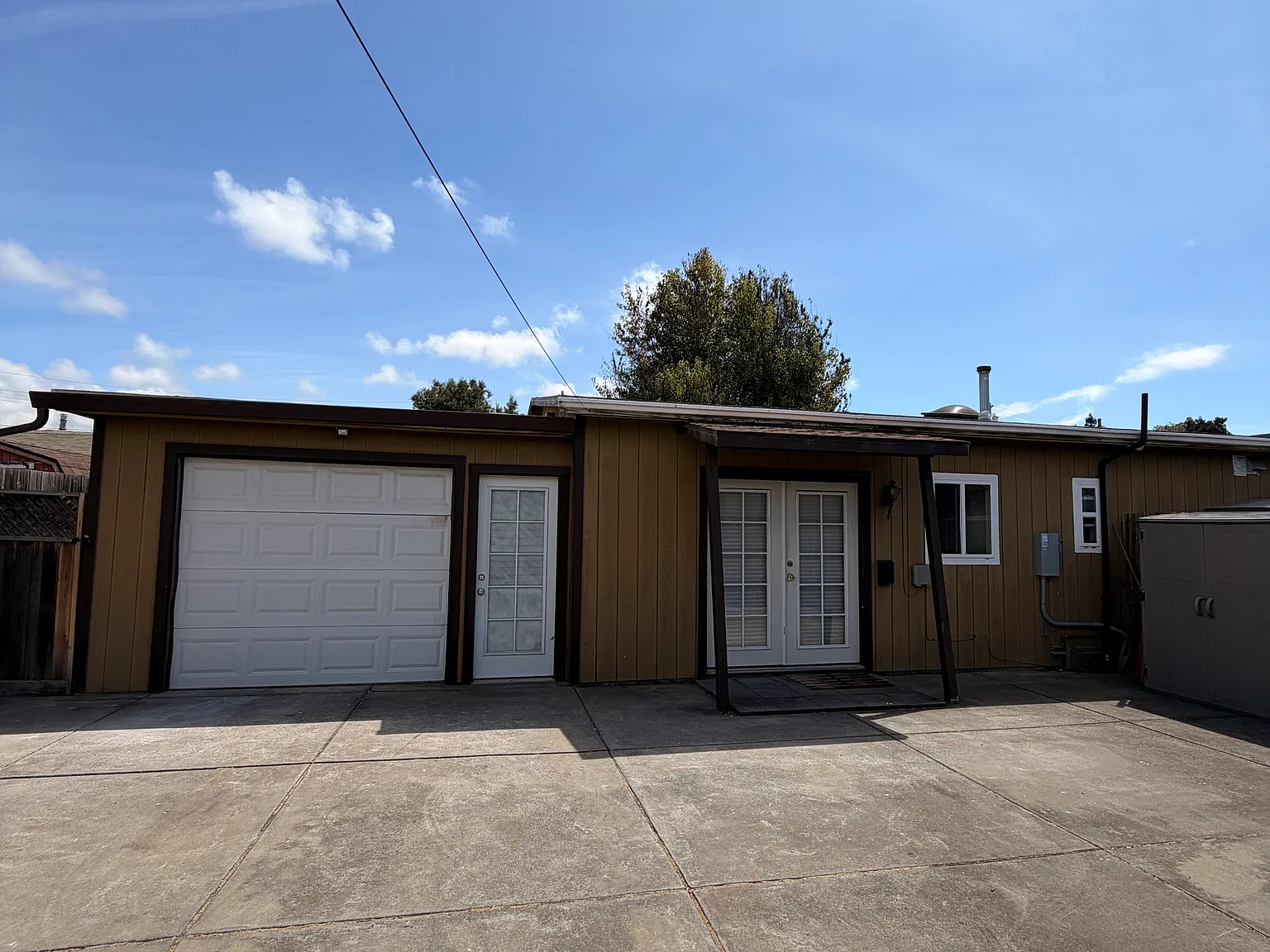 2 bed, 800 sqft, $2,400 — Photo 2