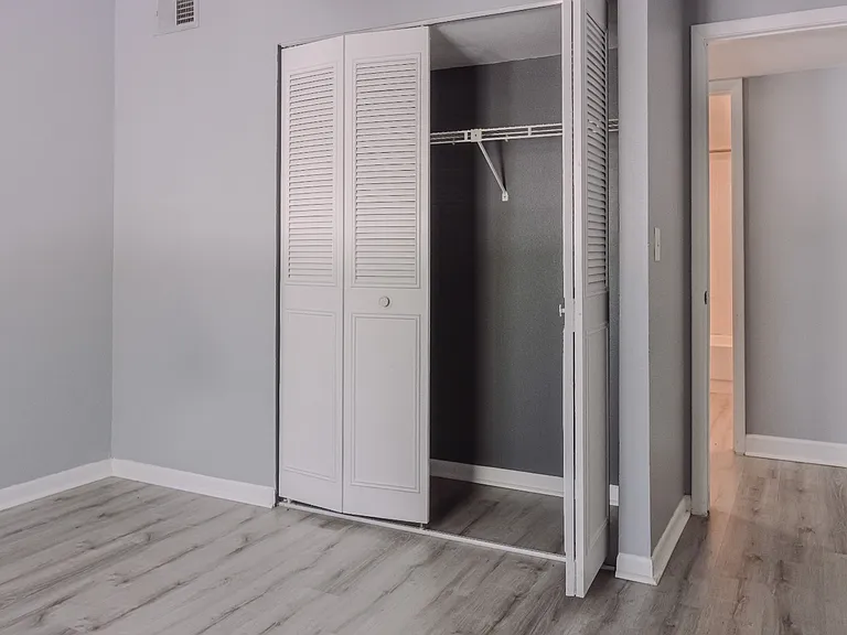 8215 Sun Spring Cir #23 — Photo 21