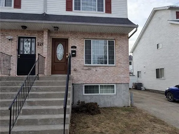 226 Osgood Ave, Staten Island, NY 10304