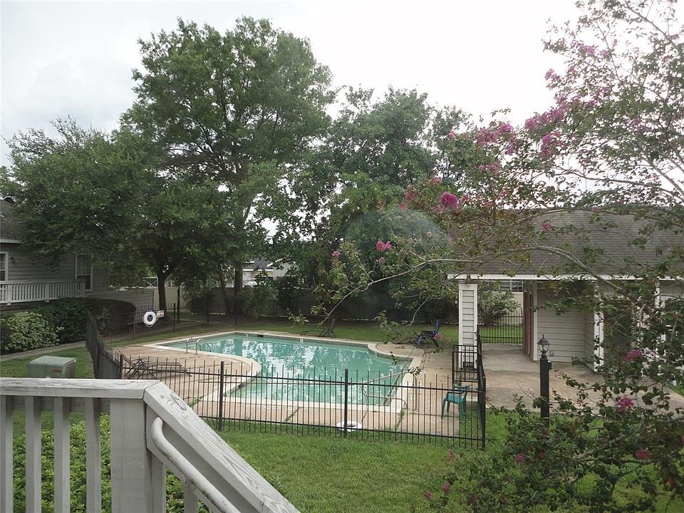 1st image of 111 Dunbar Estates Dr APT 203