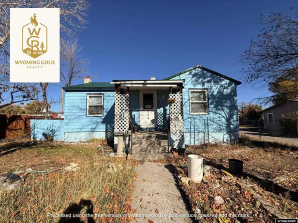 806 E Jackson Ave, Riverton, WY 82501