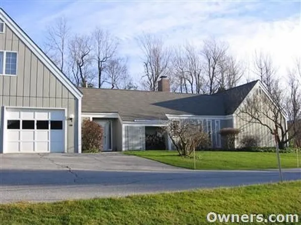 54 Hilltop Pl, New London, NH 03257