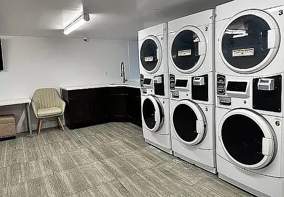 Rented by Duradox Management LLC | media 12