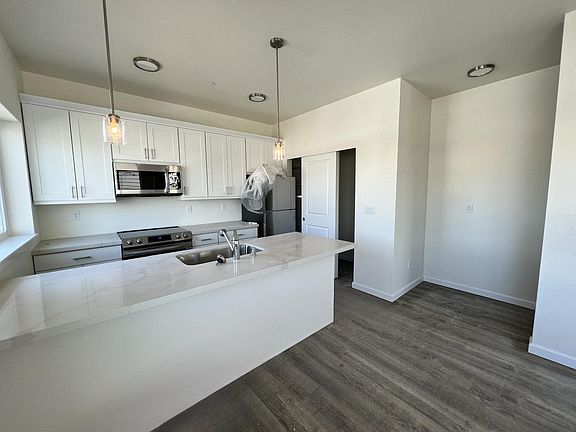 4th image of 611 S Anderson St #H