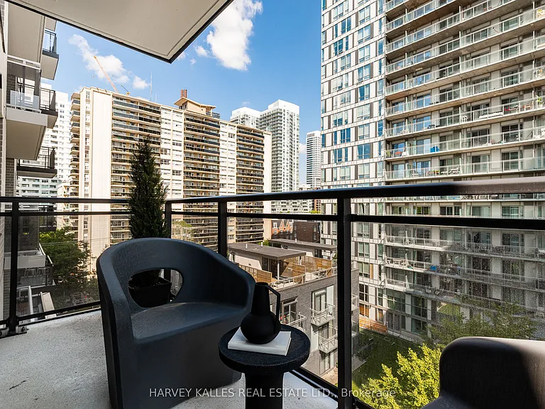 71 Redpath Ave #1302 — Photo 6