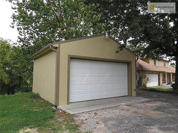 detached garage