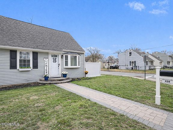 2nd image of 458 S Laurel Avenue