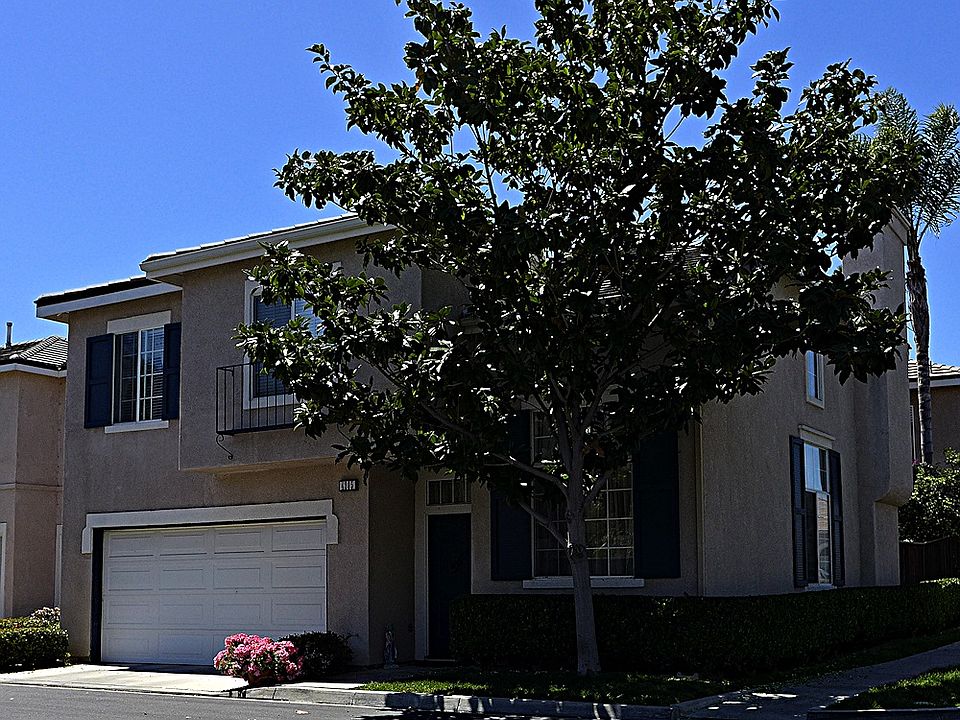 2nd image of 19 Acacia Tree Ln