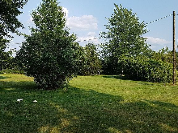 Lots of shade trees. Nice.
