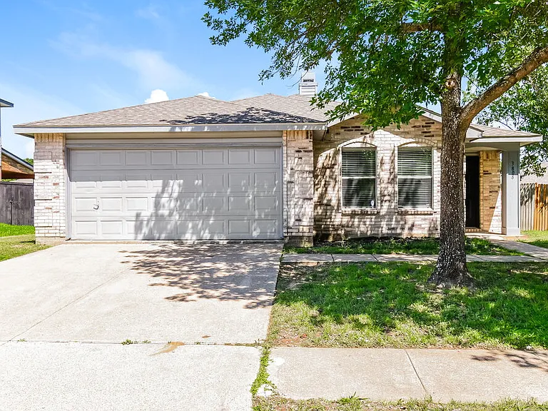 3808 Kenzie Ct — Photo 1