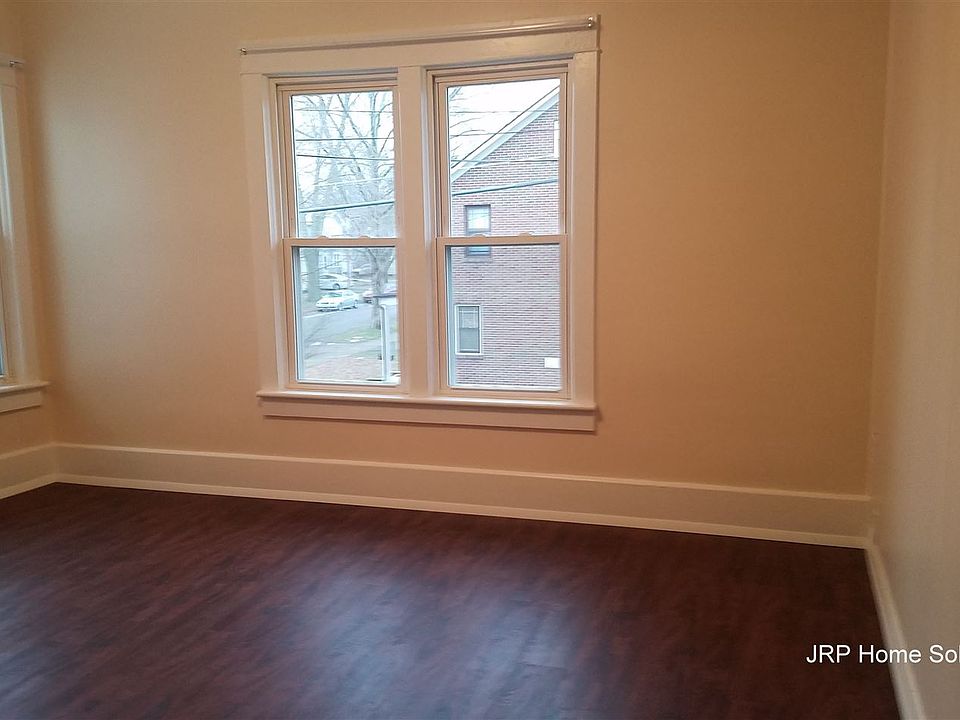 736 1/2 Carlton Blvd, Jackson, MI 49203 Zillow