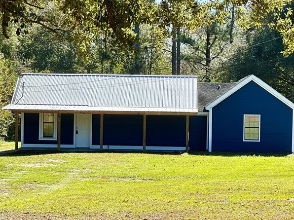 317 Tennyson St NE, Pelham, GA 31779