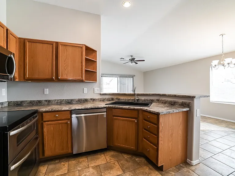 3510 W Thurman Dr — Photo 5