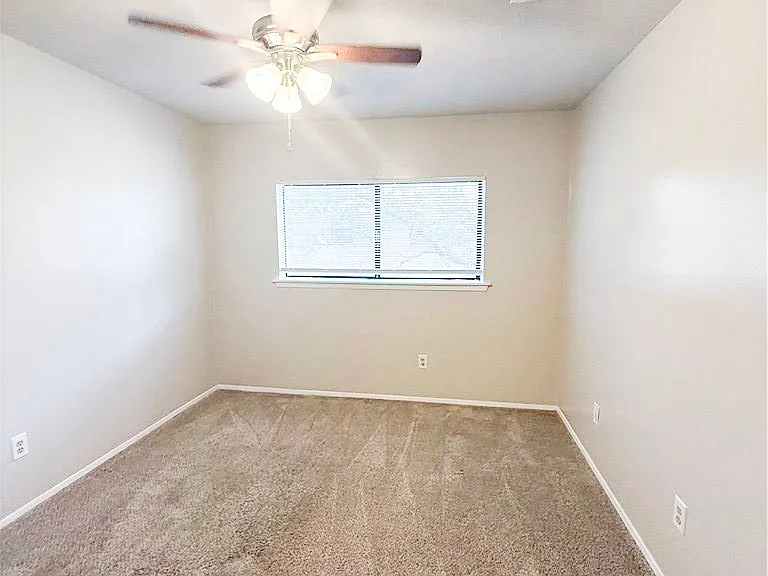 2402 Blanco Dr #B — Photo 7