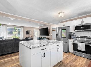 37 Boundary Ave, Providence, RI 02909