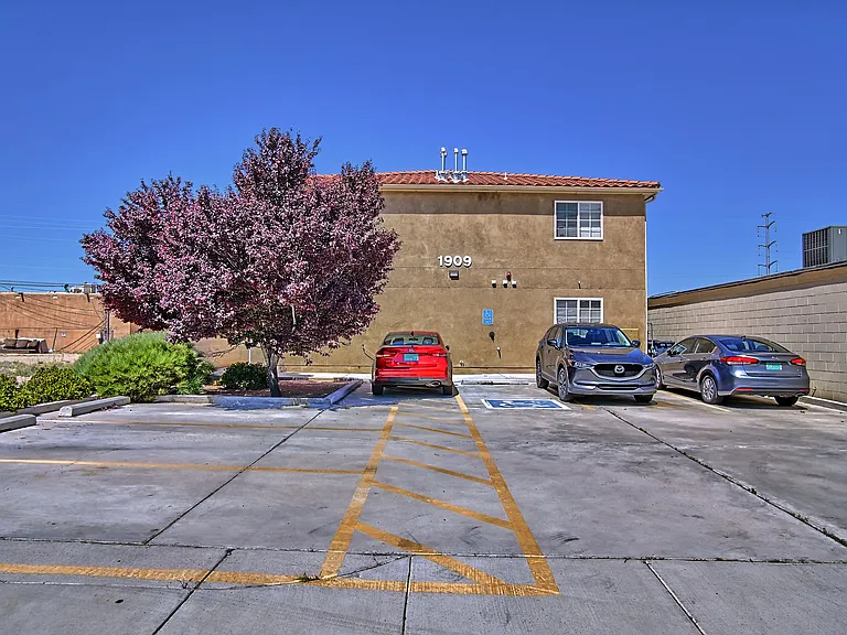1918 Buena Vista Dr SE #2 — Photo 1