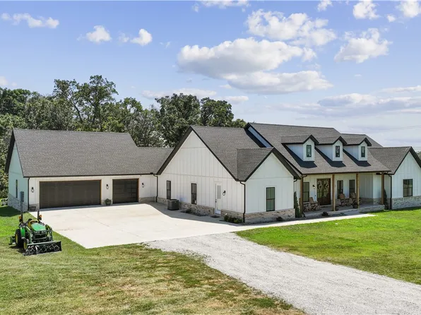 13985 N Mount Olive Rd, Gravette, AR 72736