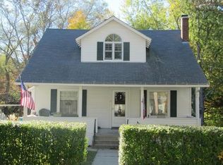 7 Grove St, Upton, MA 01568