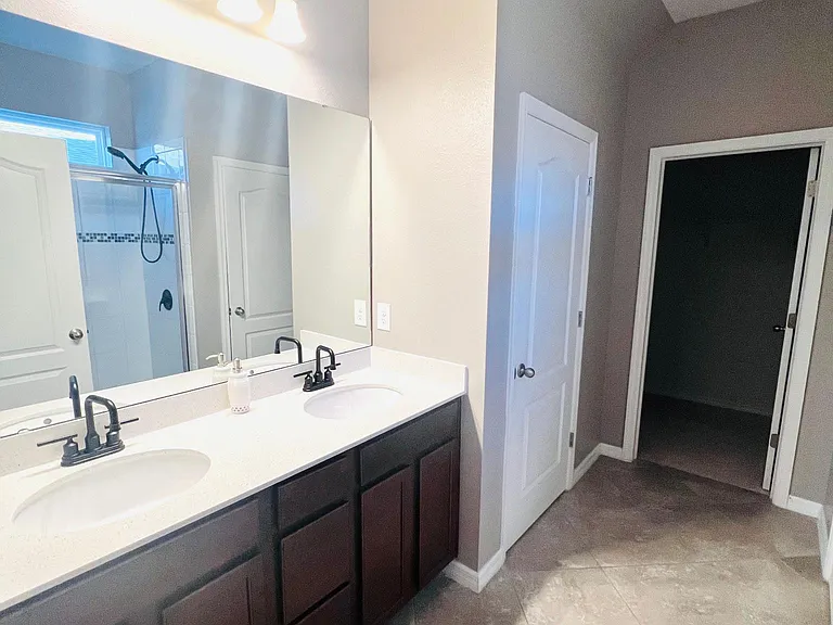 11321 Leland Groves Dr — Photo 35