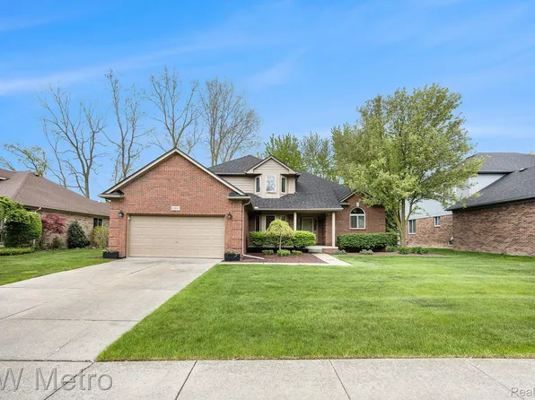 31390 Rowland Ln, Chesterfield, MI 48051