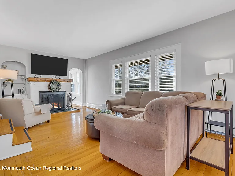 102 Dixon Ave — Photo 7