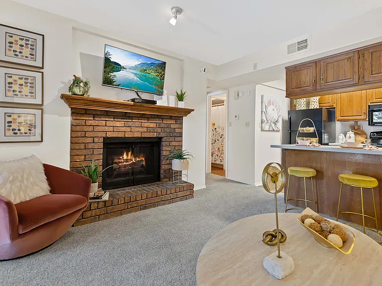 Barrington Apartments — Photo 18