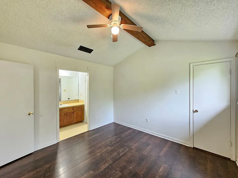 111 Bridle Dr — Photo 11
