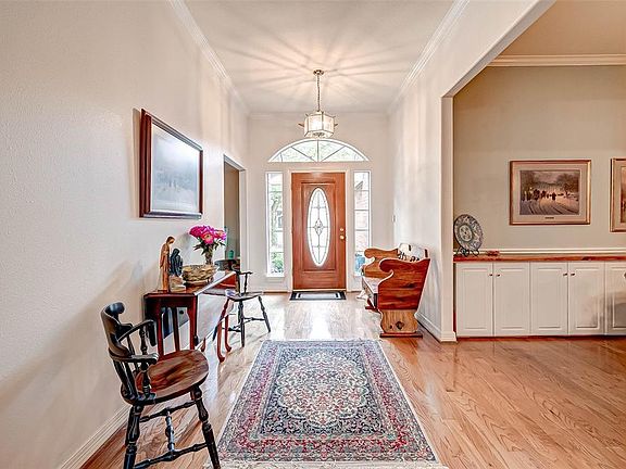 A lovely Foyer welcomes your guests!