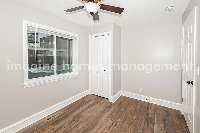 916 20th Ave NE — Photo 11