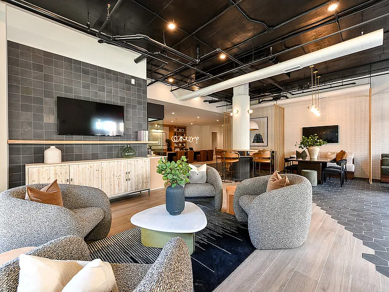 Avana on Main — Photo 26