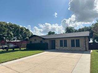 2013 Meandering Dr, Irving, TX 75060