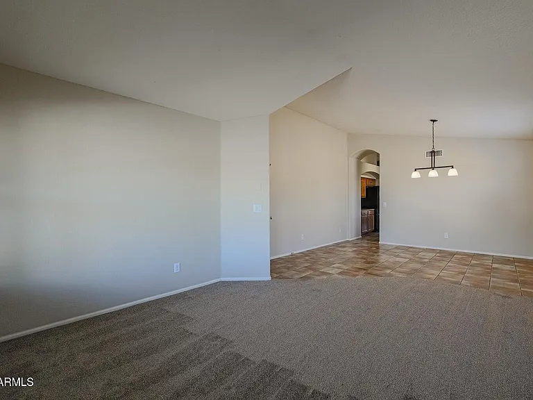 10269 W Patrick Ln — Photo 4