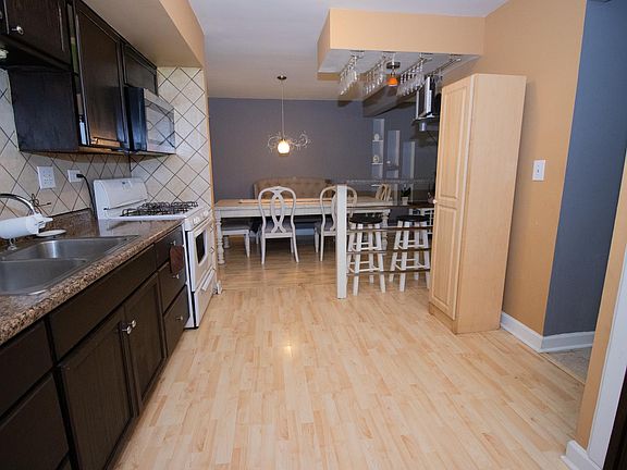 5th image of 2028 Country Club Dr #8G