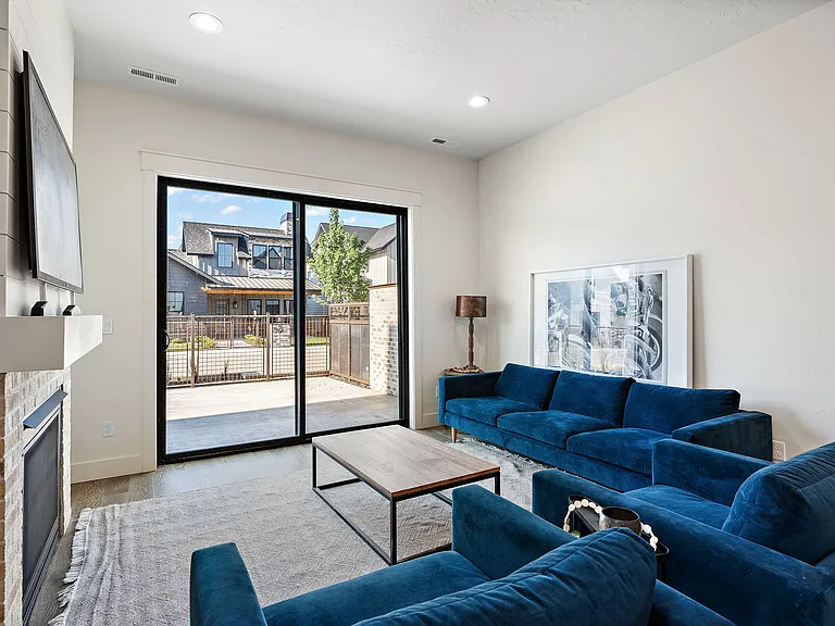 2490 W Iron Coop St #1 — Photo 5
