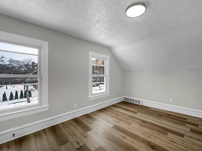 1939 W 54th St — Photo 10