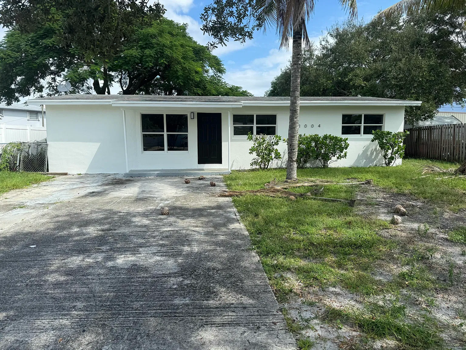 4 bed, 2.0 bath, 1244 sqft, $3,400 — Photo 1