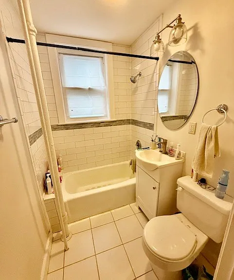 224 Hanover St #13 — Photo 13