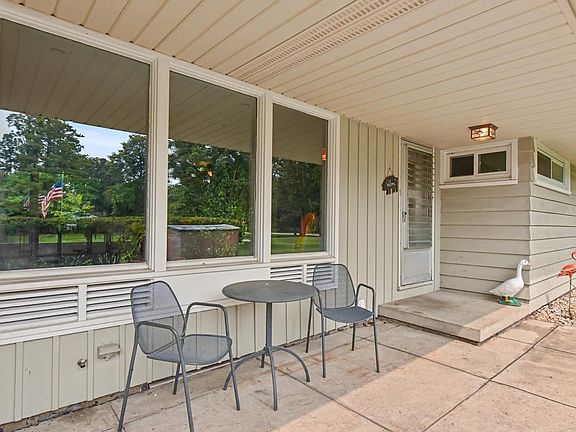 2nd image of 7820 W Barnard AVENUE