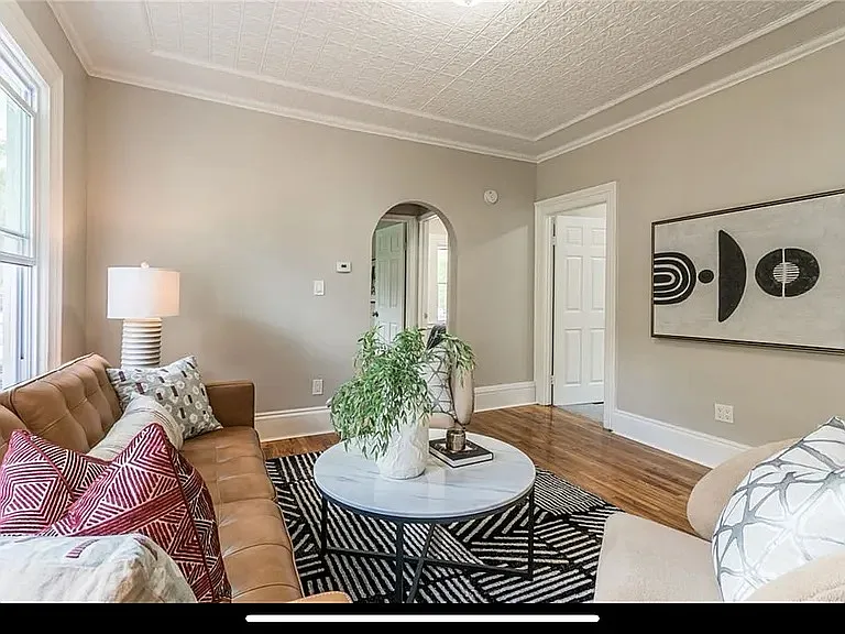 31 Woodlawn St — Photo 15