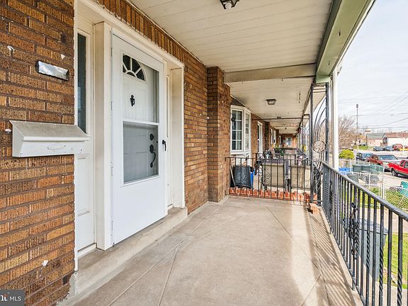 4th image of 4616 Sheffield Ave